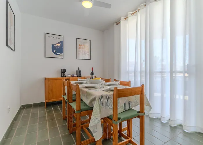 Go2tenerife Sira Family, Pool & Apartman Playa de las Américas